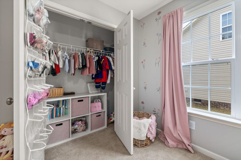 How to Store Seasonal Clothes Efficiently